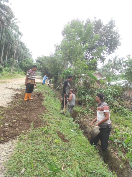 GOTONG ROYONG DESA PERKEBUNAN TURANGI